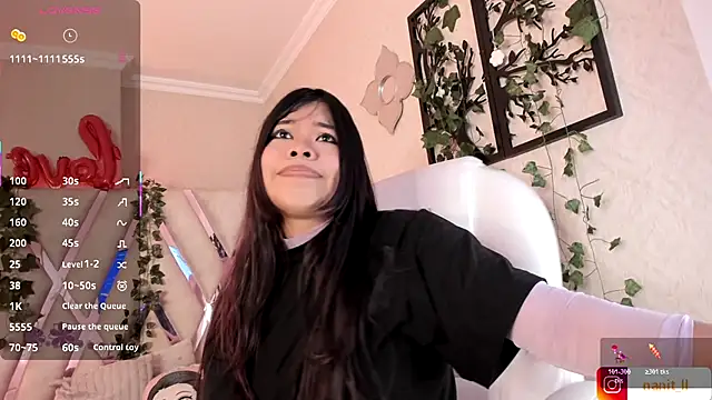 Snapshot of Punkys_ chatting on 11.05.25 Punkys online show from 11.05.25