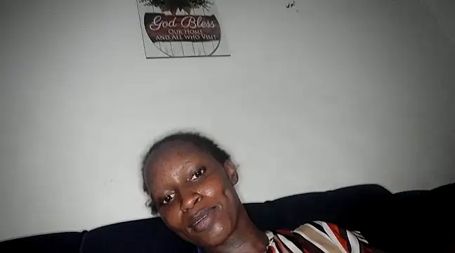 Snapshot of queen-goddess chatting on 03.08.25 queen-goddess online show from 03.08.25