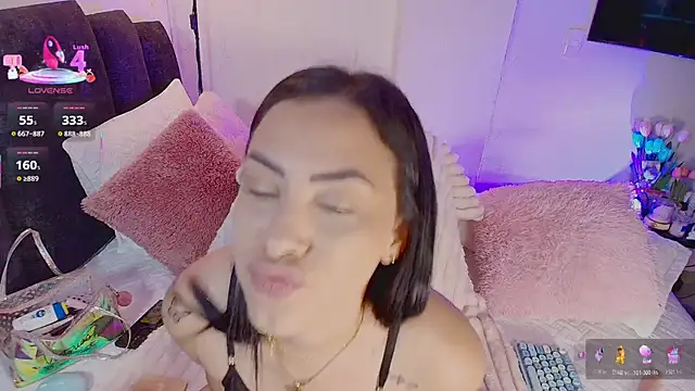 Maya Bluee online show from 04.10.26