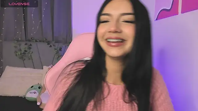 Snapshot of emy_bonita1 chatting on 12.05.24 emy bonita1 online show from 12.05.24