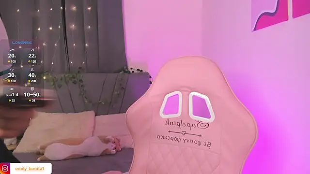 Snapshot of emy_bonita1 chatting on 01.14.25 emy bonita1 online show from 01.14.25