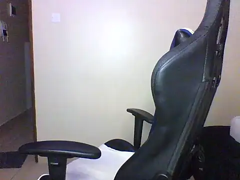 Snapshot of Candii_wet_ chatting on 02.14.26 Candii wet online show from 02.14.26