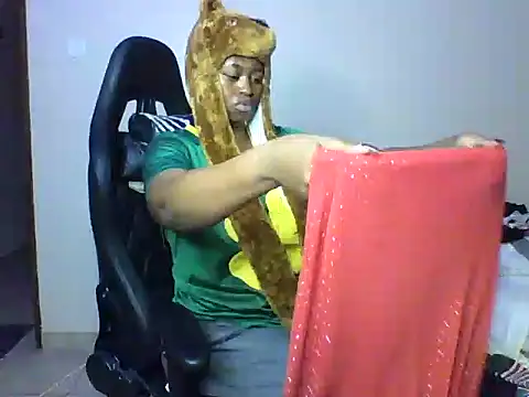 Snapshot of Candii_wet_ chatting on 02.15.26 Candii wet online show from 02.15.26