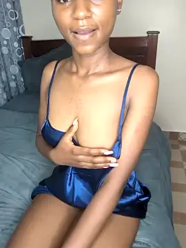 Snapshot of sweetgirlDora chatting on 10.25.25 sweetgirlDora online show from 10.25.25