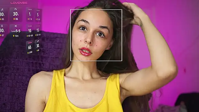 Snapshot of Miss__Bia chatting on 12.18.25 Miss Bia online show from 12.18.25