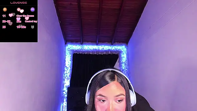 Mariana Hasper  online show from 12.04.24