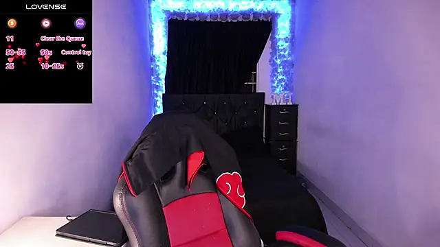 Mariana Hasper  online show from 02.24.25