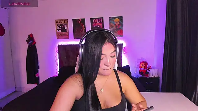 Mariana Hasper  online show from 10.04.25