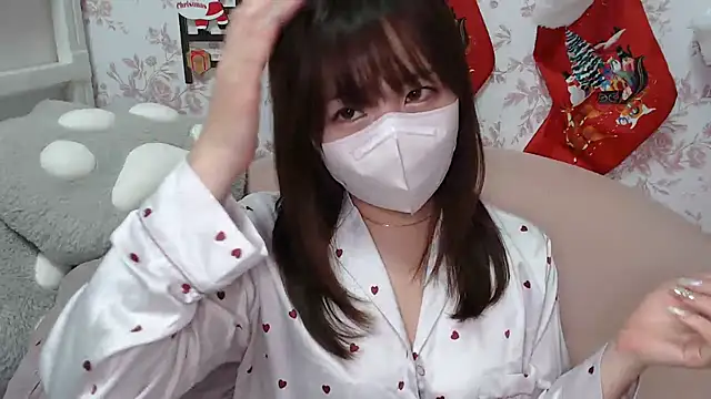 Snapshot of mei_hosina chatting on 12.14.25 mei hosina online show from 12.14.25