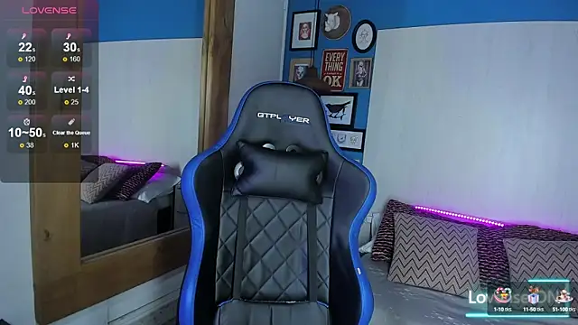 Snapshot of VladHellsing4 chatting on 02.27.25 VladHellsing4 online show from 02.27.25