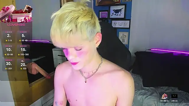 Snapshot of VladHellsing4 chatting on 12.15.25 VladHellsing4 online show from 12.15.25