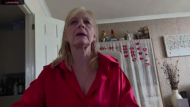 TopazCamgirl online show from 04.15.26