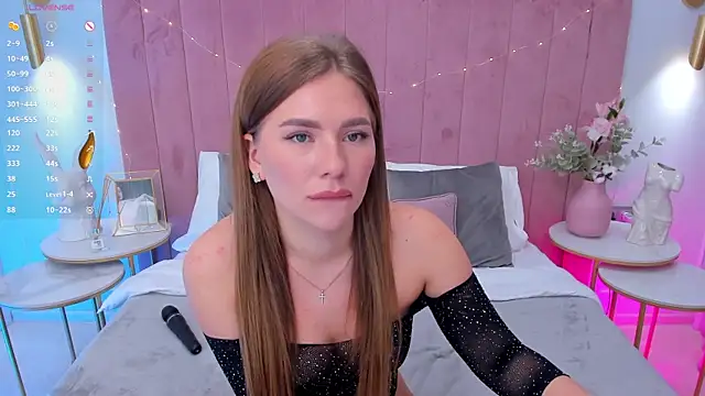 Snapshot of MilaVoxx chatting on 03.12.25 MilaVoxx online show from 03.12.25