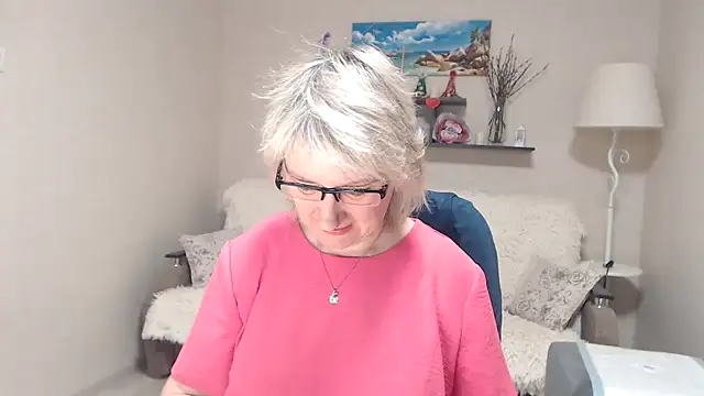 Snapshot of FleurMays chatting on 04.26.26 FleurMays online show from 04.26.26