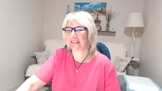 Snapshot of FleurMays chatting on 05.06.26 FleurMays online show from 05.06.26