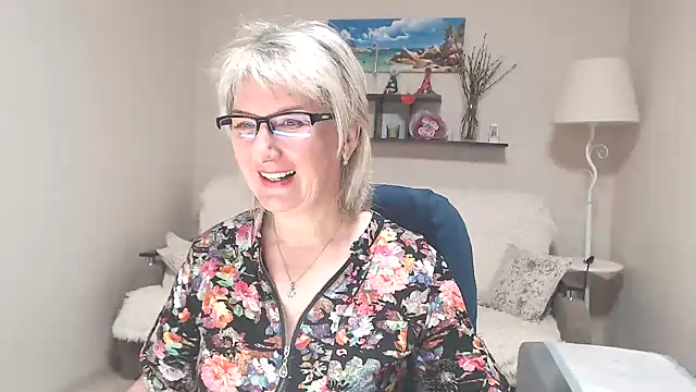 Snapshot of FleurMays chatting on 05.23.26 FleurMays online show from 05.23.26