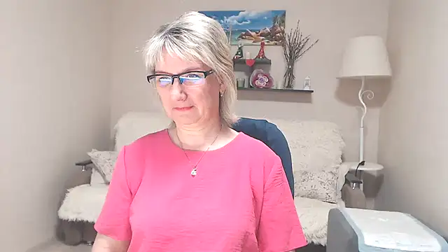 Snapshot of FleurMays chatting on 05.28.26 FleurMays online show from 05.28.26