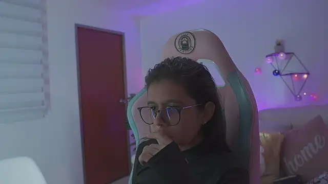 megan ssmith  online show from 11.12.25