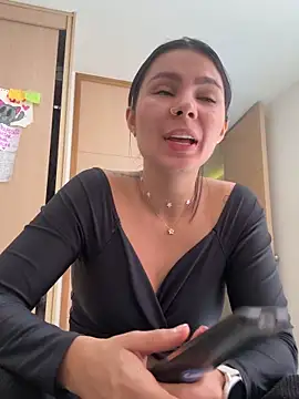 Snapshot of SofiaG_ chatting on 12.01.24 SofiaG  online show from 12.01.24