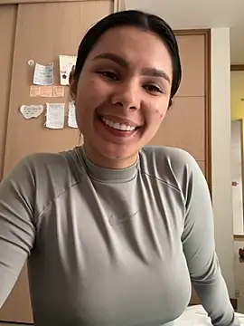 Snapshot of SofiaG_ chatting on 12.03.24 SofiaG  online show from 12.03.24