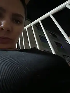 Snapshot of SofiaG_ chatting on 12.04.24 SofiaG  online show from 12.04.24