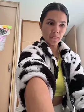 Snapshot of SofiaG_ chatting on 12.04.24 SofiaG  online show from 12.04.24