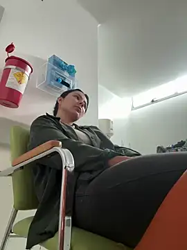 Snapshot of SofiaG_ chatting on 12.17.24 SofiaG  online show from 12.17.24