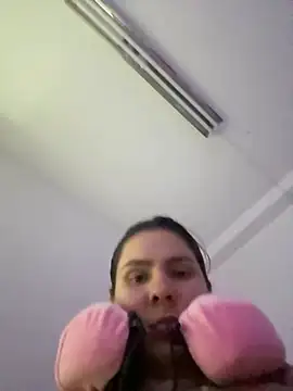 Snapshot of SofiaG_ chatting on 12.21.24 SofiaG  online show from 12.21.24