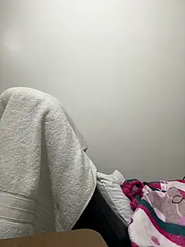 Snapshot of SofiaG_ chatting on 12.25.24 SofiaG  online show from 12.25.24