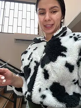 Snapshot of SofiaG_ chatting on 01.09.25 SofiaG  online show from 01.09.25