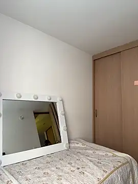 Snapshot of SofiaG_ chatting on 01.17.25 SofiaG  online show from 01.17.25