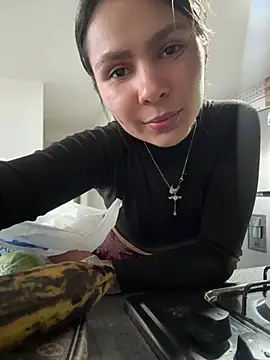 Snapshot of SofiaG_ chatting on 02.21.25 SofiaG  online show from 02.21.25