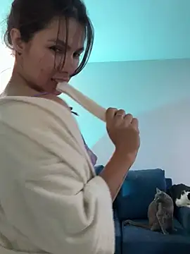 Snapshot of SofiaG_ chatting on 03.05.25 SofiaG  online show from 03.05.25