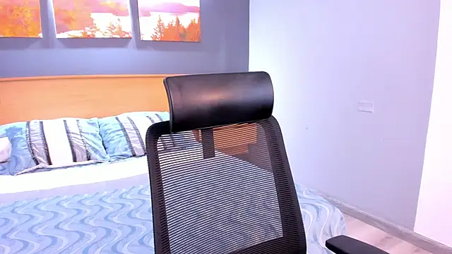 Snapshot of SofiaG_ chatting on 03.08.25 SofiaG  online show from 03.08.25