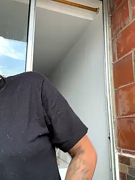 Snapshot of SofiaG_ chatting on 03.18.25 SofiaG  online show from 03.18.25