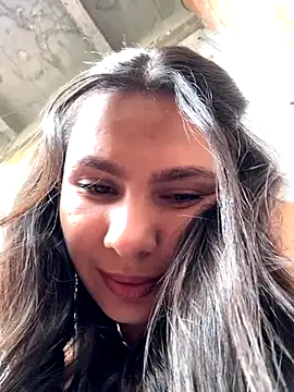 Snapshot of SofiaG_ chatting on 09.18.25 SofiaG  online show from 09.18.25