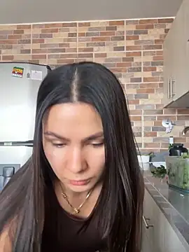 Snapshot of SofiaG_ chatting on 09.21.25 SofiaG  online show from 09.21.25