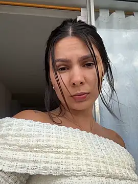 Snapshot of SofiaG_ chatting on 09.29.25 SofiaG  online show from 09.29.25