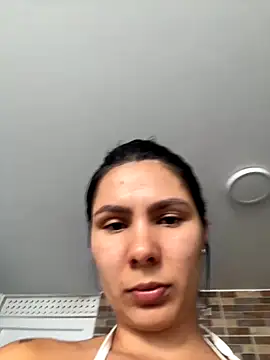 Snapshot of SofiaG_ chatting on 10.05.25 SofiaG  online show from 10.05.25