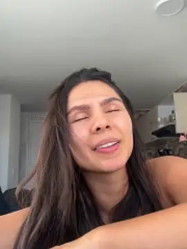 Snapshot of SofiaG_ chatting on 10.13.25 SofiaG  online show from 10.13.25