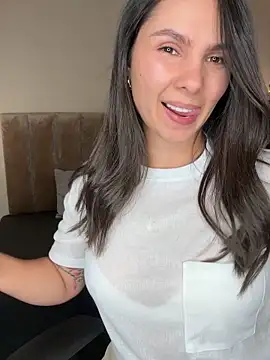 Snapshot of SofiaG_ chatting on 10.25.25 SofiaG  online show from 10.25.25