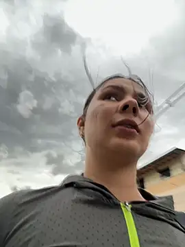 Snapshot of SofiaG_ chatting on 11.18.25 SofiaG online show from 11.18.25