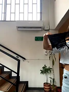 Snapshot of SofiaG_ chatting on 11.28.25 SofiaG online show from 11.28.25