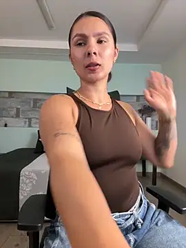 Snapshot of SofiaG_ chatting on 12.02.25 SofiaG online show from 12.02.25