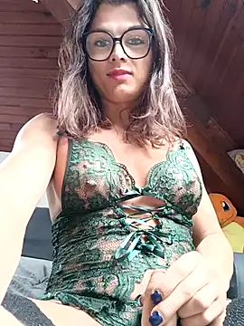 Snapshot of Cassia_Stars chatting on 10.08.25 Cassia Stars online show from 10.08.25