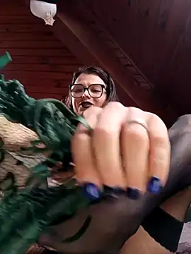 Snapshot of Cassia_Stars chatting on 10.20.25 Cassia Stars online show from 10.20.25