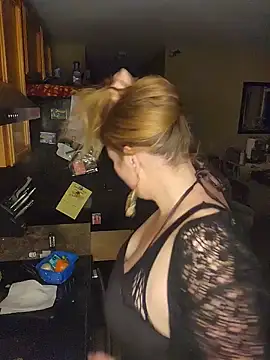 lilyhornyhousewife online show from 05.24.26