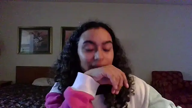 cinnaminnie online show from 12.26.24