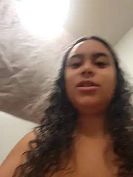 Snapshot of cinnaminnie chatting on 02.01.26 cinnaminnie online show from 02.01.26