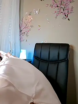 Jujuicy 97 online show from 03.21.25